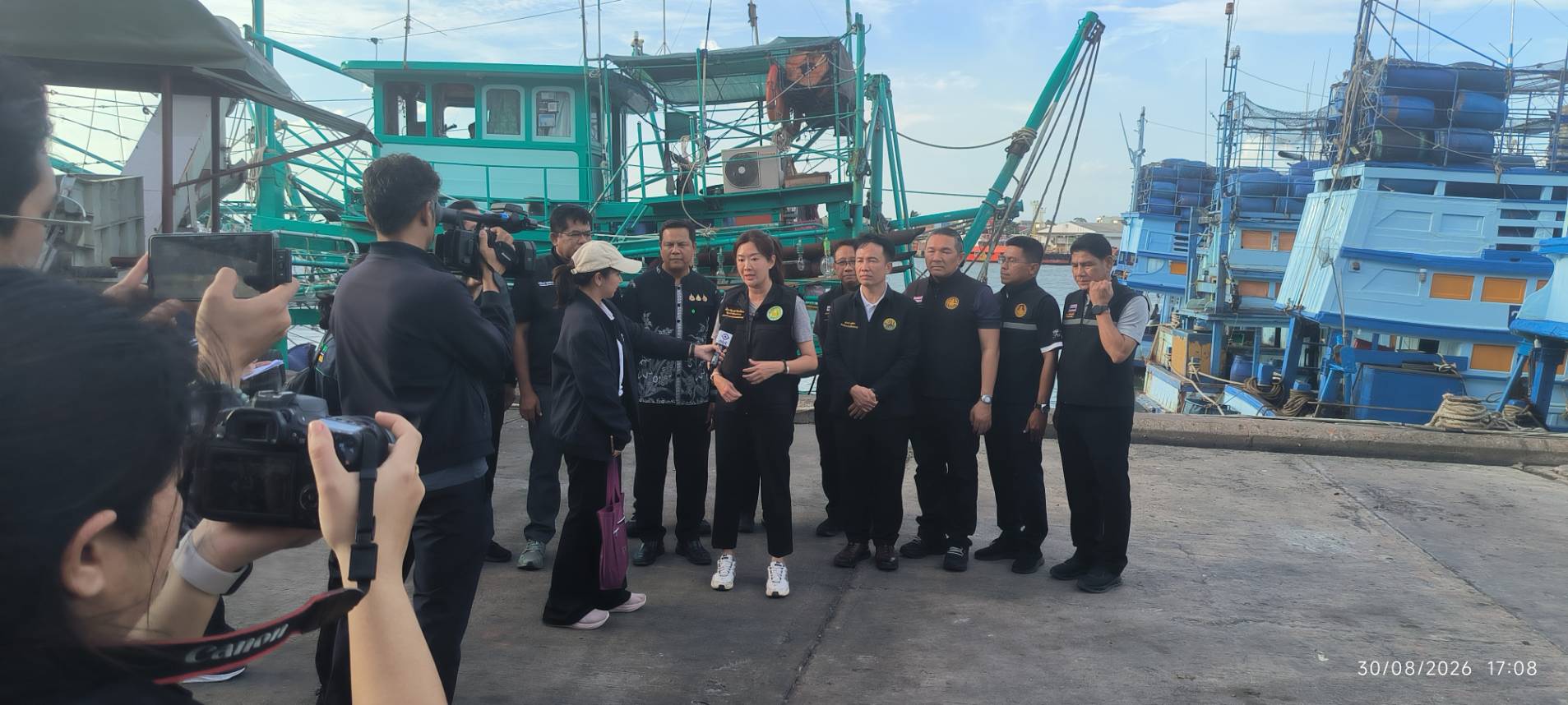 title - ส.ป.ก. ร่วมติดตามรัฐมนตรีช่วยว่าการกระทรวงเกษตรและสหกรณ์ (นางสาวปิยะรัฐชย์ ติยะไพรัช) ลงพื้นที่ตรวจราชการในจังหวัดสงขลา